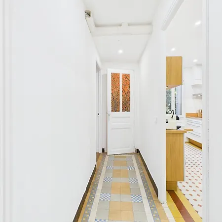 Le Bourgeois Avec Balcon, Somptueux Et Lumineux, Idealement Situe Apartment *